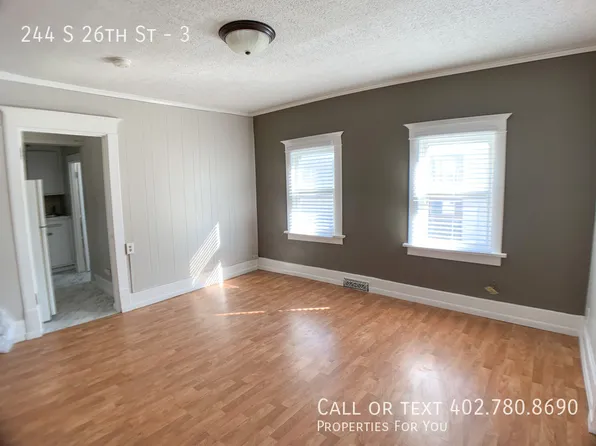 244 S 26th St #3, Lincoln, NE 68510