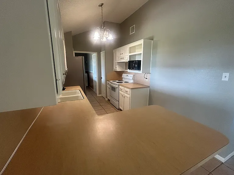 339 S Pleasant Hill Rd — Photo 8