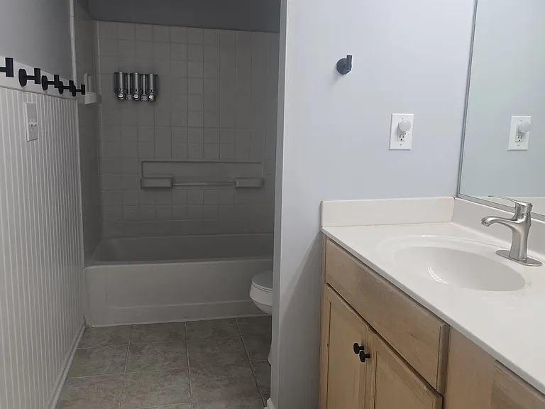 158 Eagleton Cir — Photo 4