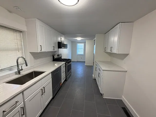 151 S Main St — Photo 3