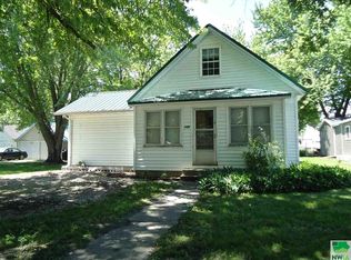 106 S 1st Ave, Rembrandt, IA 50576