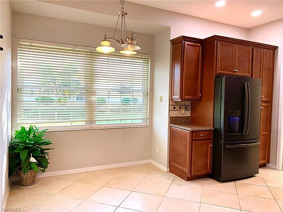 3rd image of 28477 Highgate Dr