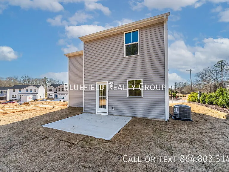 886 Cranbrook Dr — Photo 3