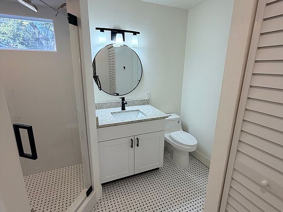 4th image of 831 Floral Dr