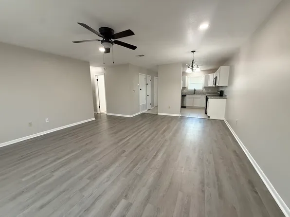 1909 Presidio St #2, Navarre, FL 32566