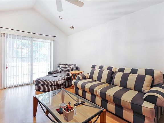 4th image of 1608 Cypress Ln