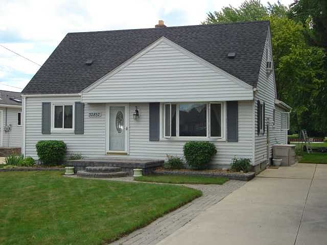 1st image of 32852 Killewald Dr