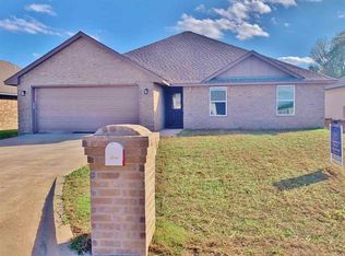 112 NW Elm Ave, Cache, OK 73527