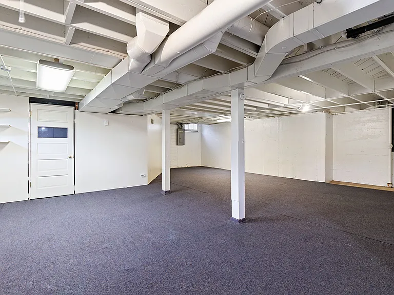3715 NE Roselawn St — Photo 13