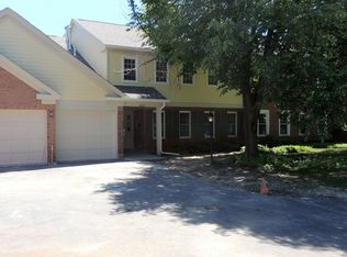 1606 Newburn Ct APT B2, Wheeling, IL 60090