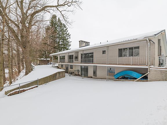 2nd image of 1017 Azaleamum Dr