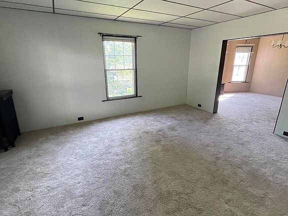 5th image of 215 Highland Ave