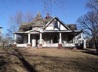 521 W 8th St, Concordia, KS 66901