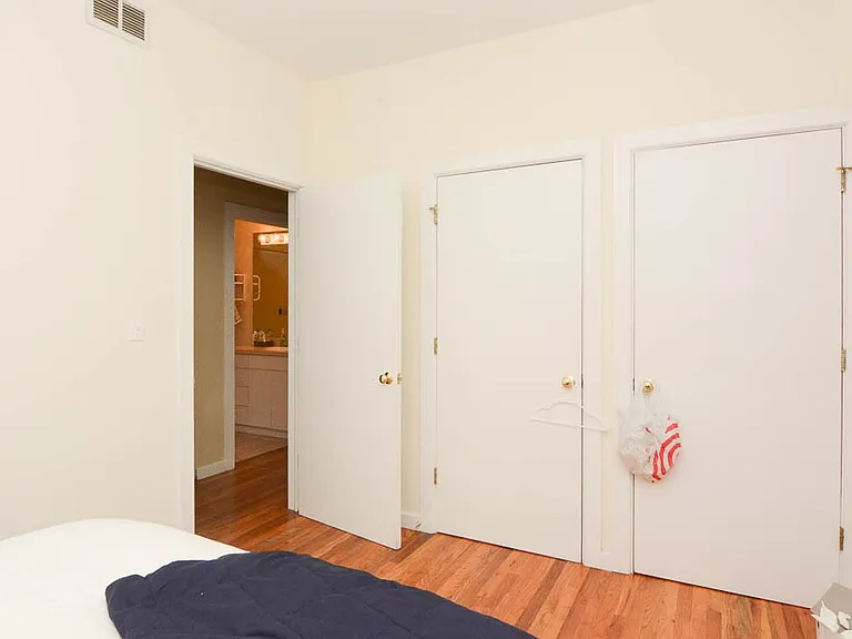 1346 W Henderson St #3 — Photo 10