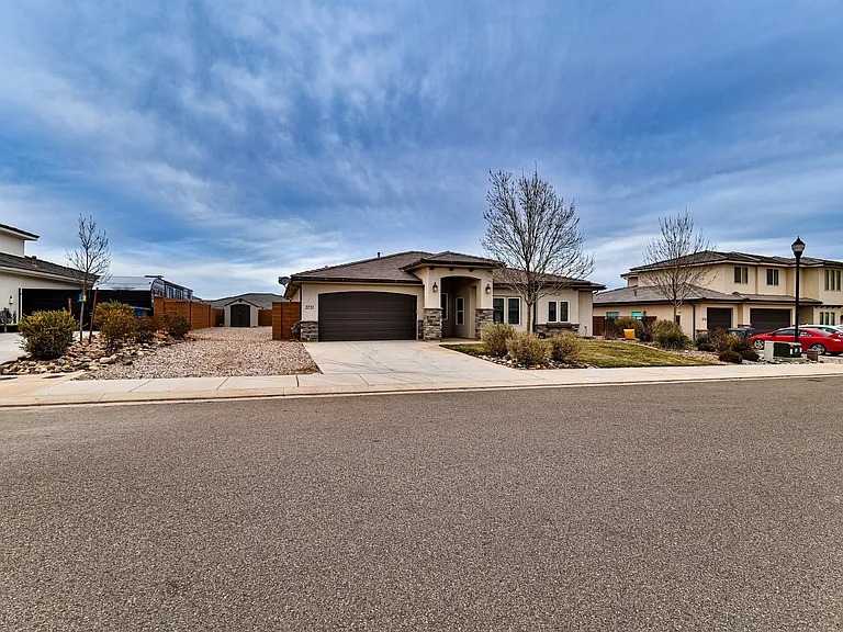 3731 E Shooting Star Ln — Photo 4