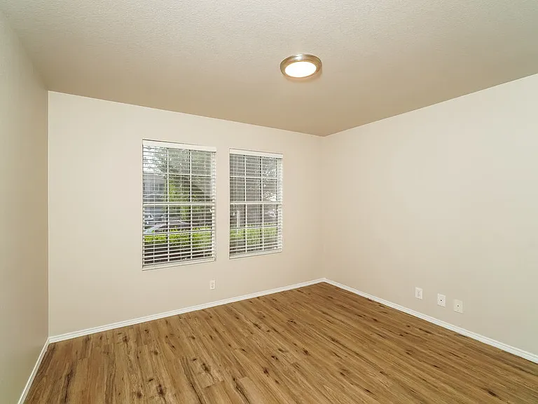 120 Bay Willow — Photo 12