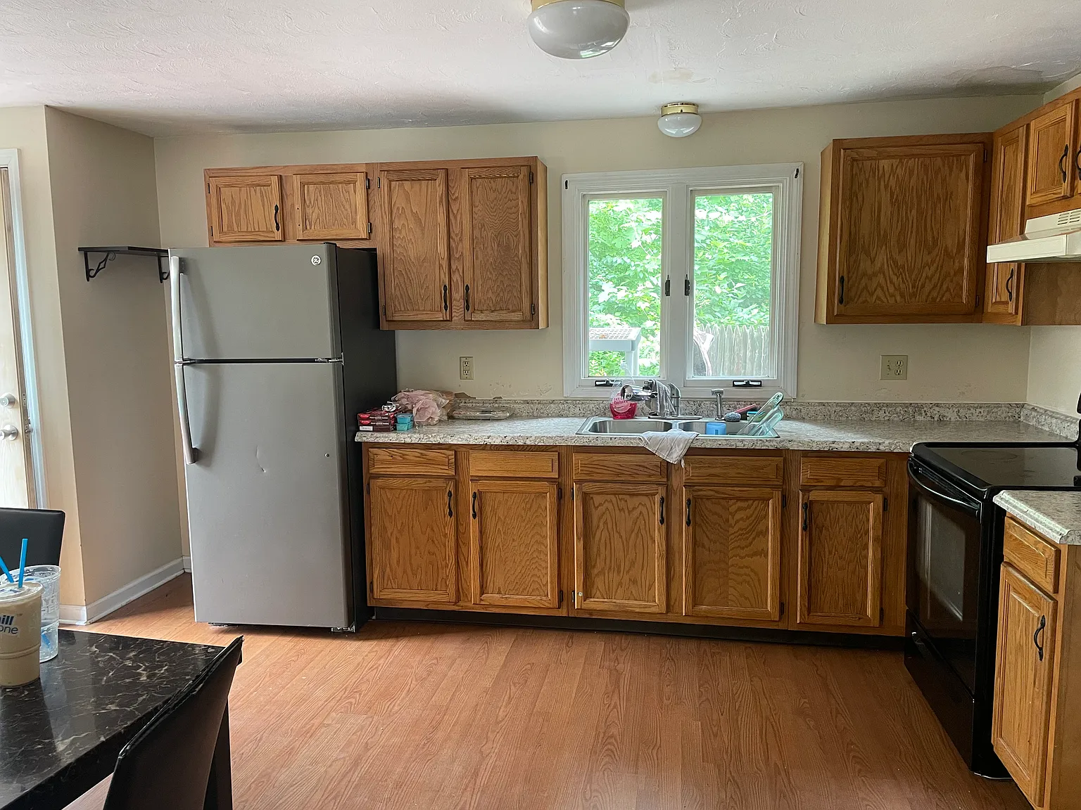 2 bed, 950 sqft, $1,700 — Photo 2