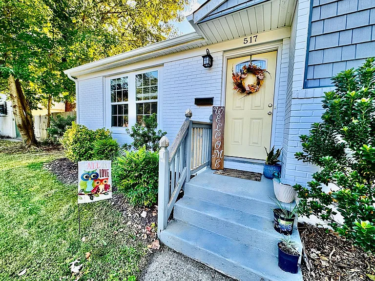 517 Aragona Blvd — Photo 3