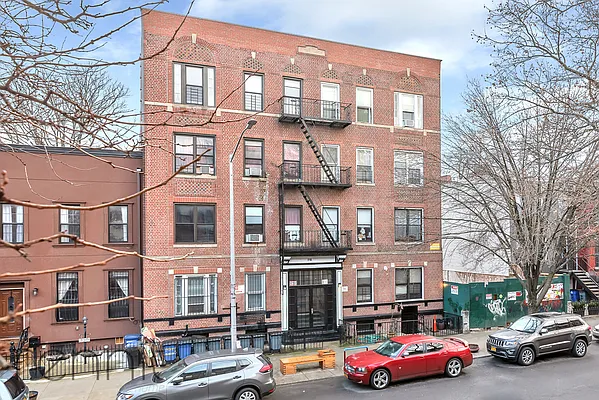 Rented by Rennit Inc. | media 17