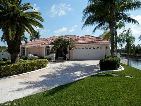 1st image of 4528 SW 5th Ave