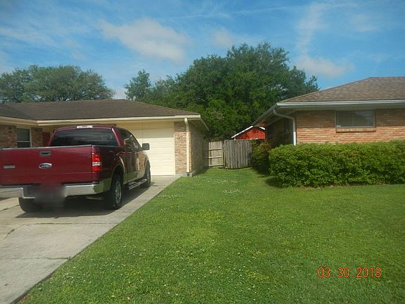 2nd image of 122 Hunt St