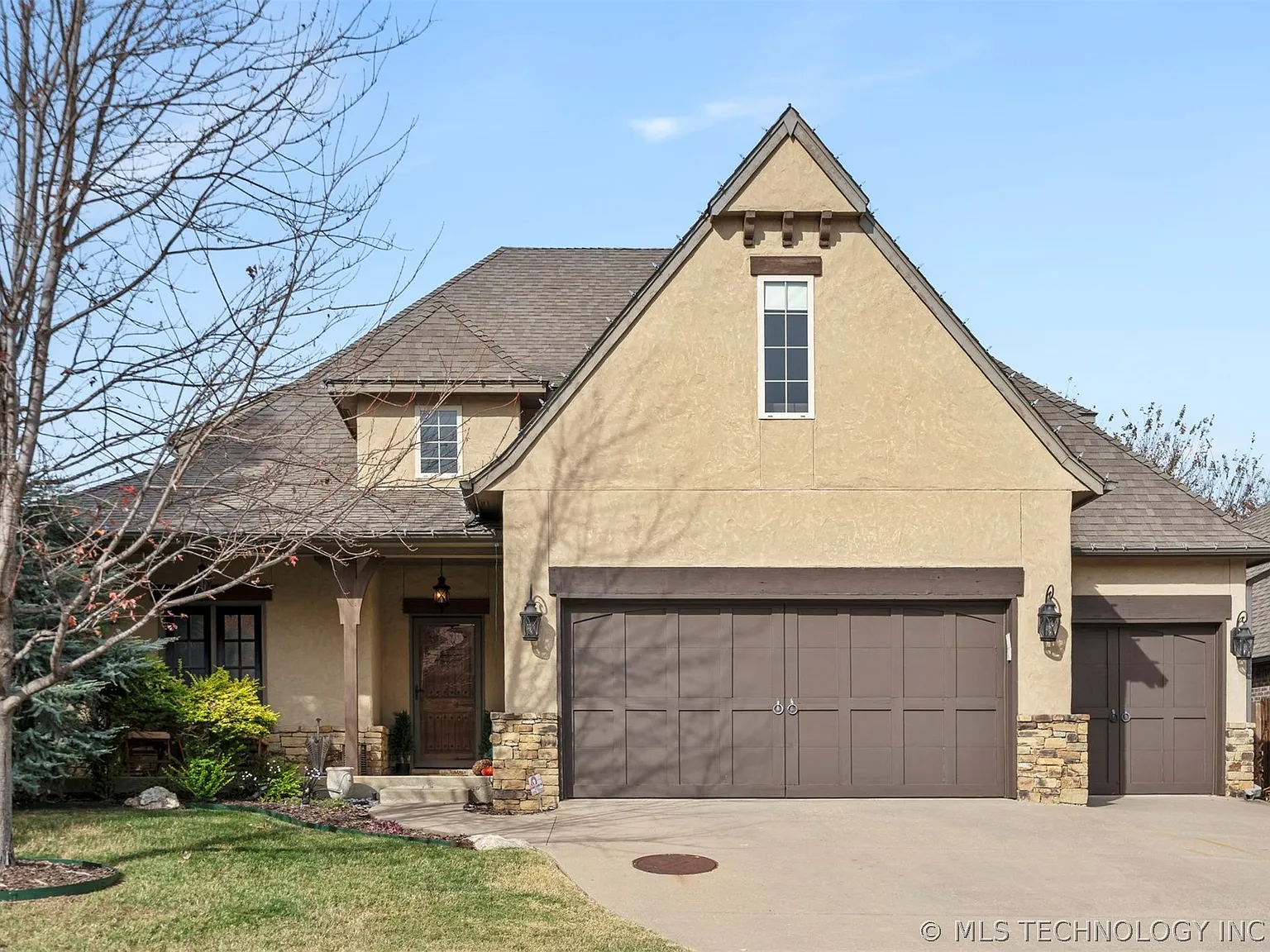 4 bed, 3.5 bath, 3145 sqft, $2,800 — Photo 1