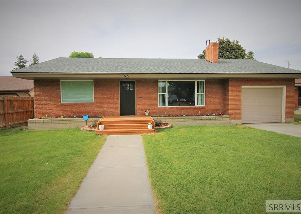 1st image of 975 11th St
