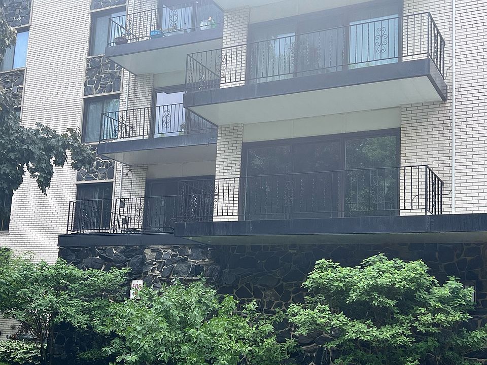 2nd image of 211 Elgin Ave APT 3H