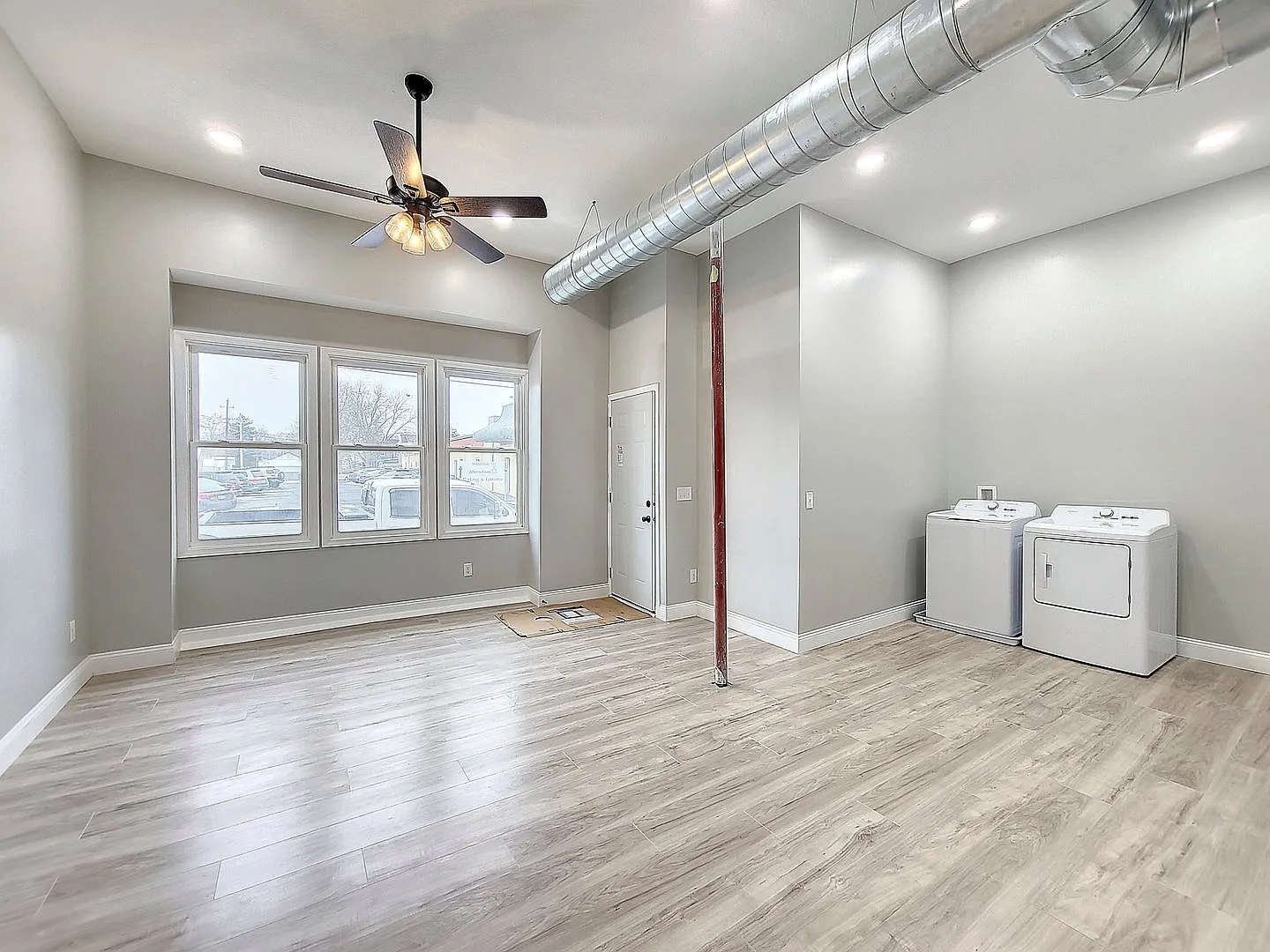 1 Bed/1 Bath Fully Renovated Apartment — Photo 4