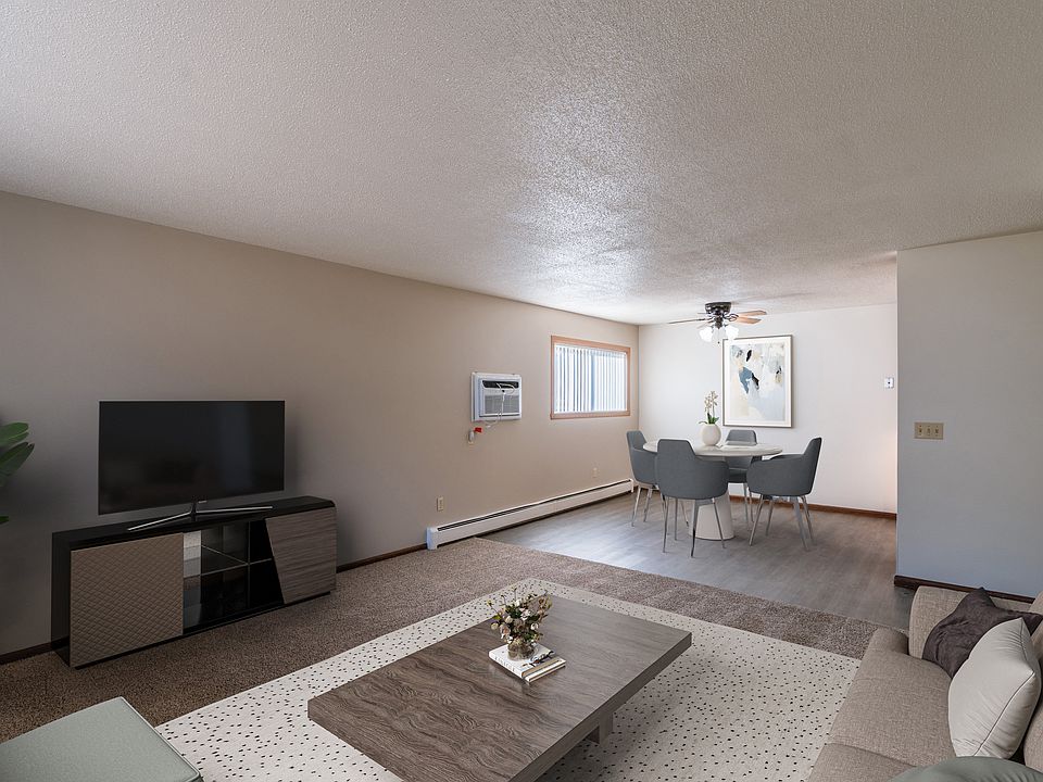 Fargo, ND Martha Alice Apartments | Living