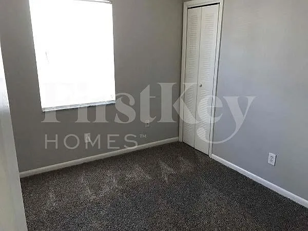 2224 E Hanna Ave — Photo 16