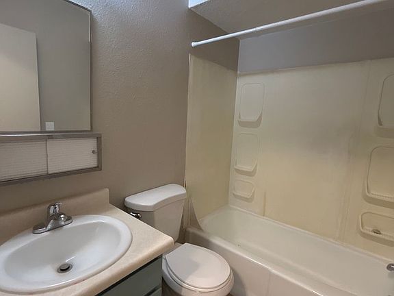 4th image of 486 Buckeye St APT 6