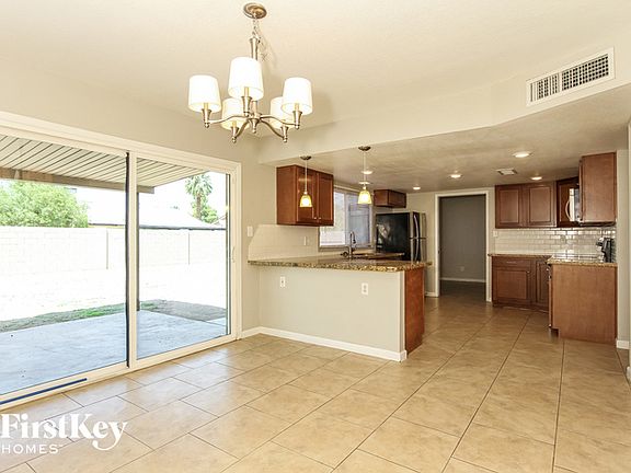 5th image of 4548 W Paradise Dr