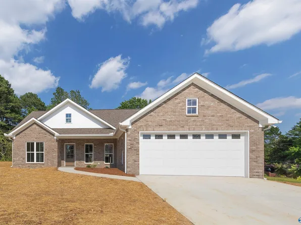 132 11th St NW, Arab, AL 35016