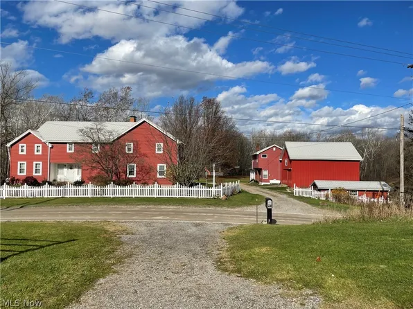 17452 Bradford Rd, Middlefield, OH 44491