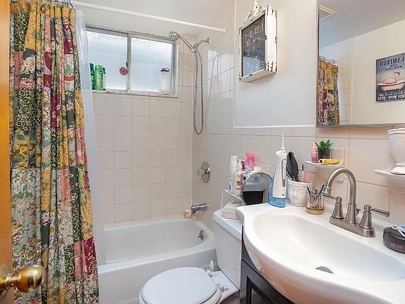 4th image of 3178 Blueacres Dr APT 4