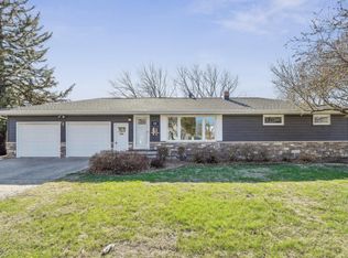 806 N Renville St, Winthrop, MN 55396