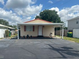 624 Lemon Ave, Dundee, FL
