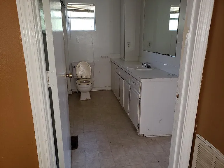 1558 Lucas Bay Rd — Photo 5