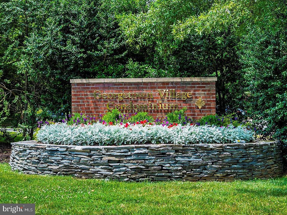 1st image of 11423 Commonwealth Dr APT 303