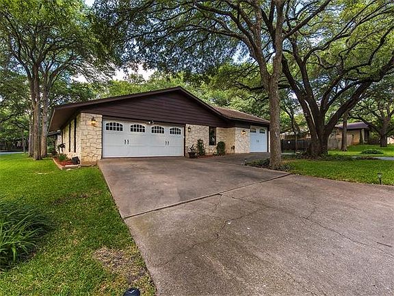 4th image of 9406 Cedar Crest Dr