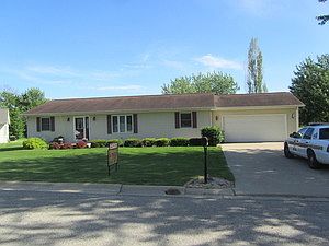 1st image of 1902 Diana Dr