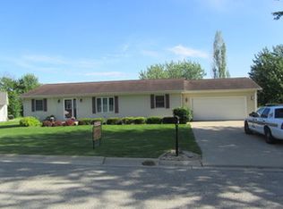 1902 Diana Dr, Mendota, IL 61342