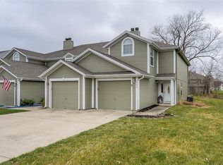 5706 NW Sunrise Meadow Cir, Lees Summit, MO 64064