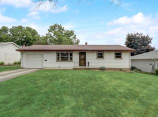 1213 E Circle Dr, Beaver Dam, WI 53916