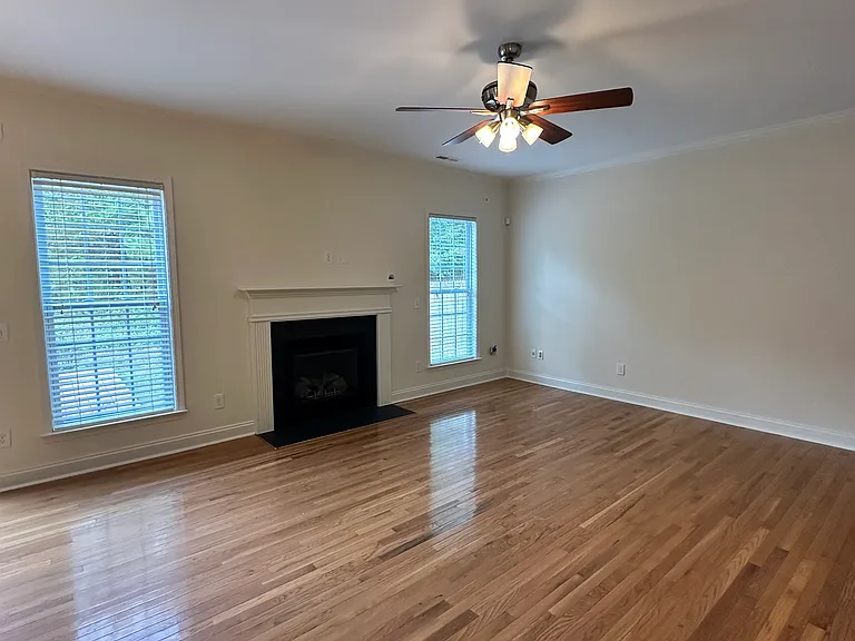 4612 Cottendale Dr — Photo 9