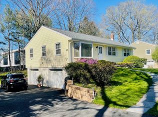 15 Swan St, Ramsey, NJ 07446