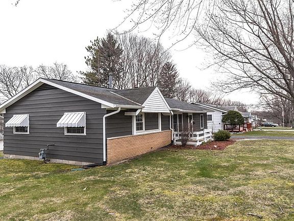 4th image of 165 Cliffbrook Dr
