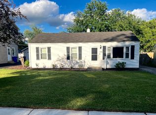 1129 Underwood Ter, Wheaton, IL 60189