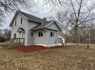 1078 Jefferson St SE, Hutchinson, MN 55350